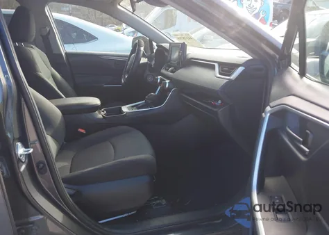 2021 Toyota Rav4 Le z USA, uszkodzony, nr VIN 2T3H1RFV2MW142052